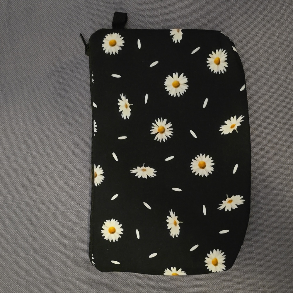 Daisy Makeup Bag